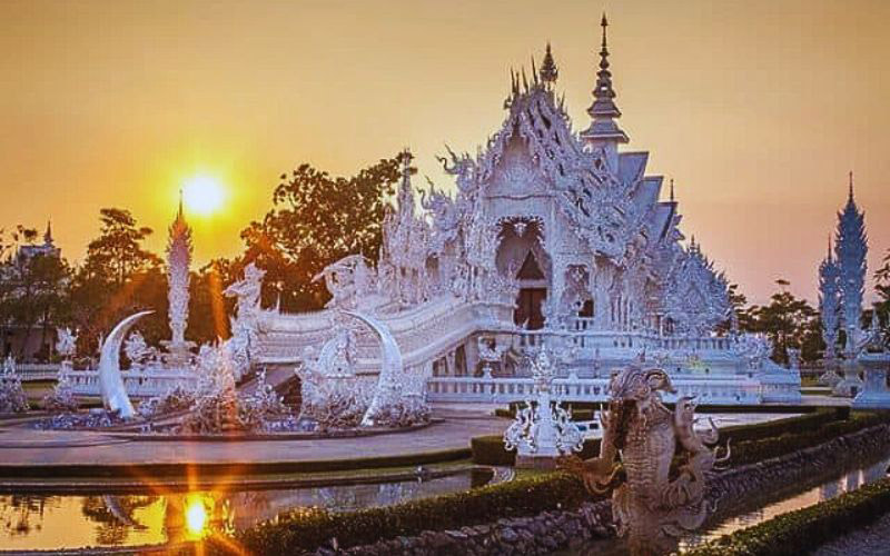 best time to visit white temple thailand